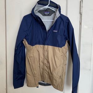 Patagonia torrentshell 3L jacket. Navy/Gold